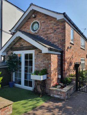 The Coach House Holiday Cottage, Southport, Southport